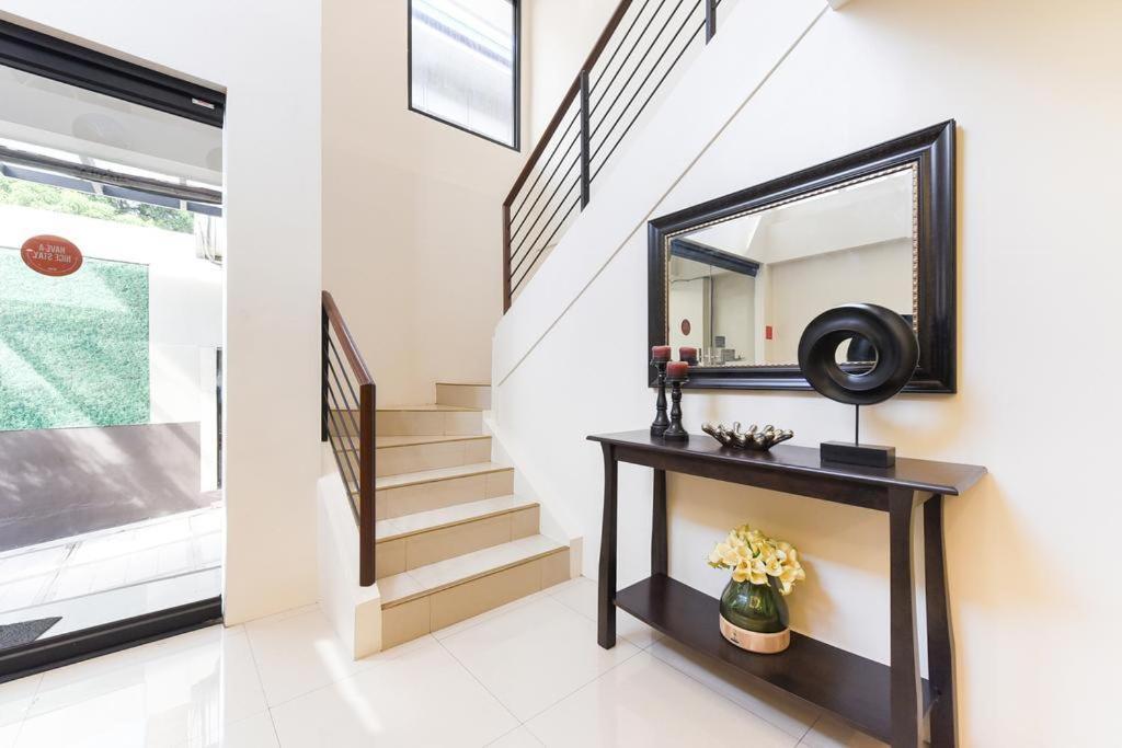 The Chipper Hotel Quezon City Bagian luar foto