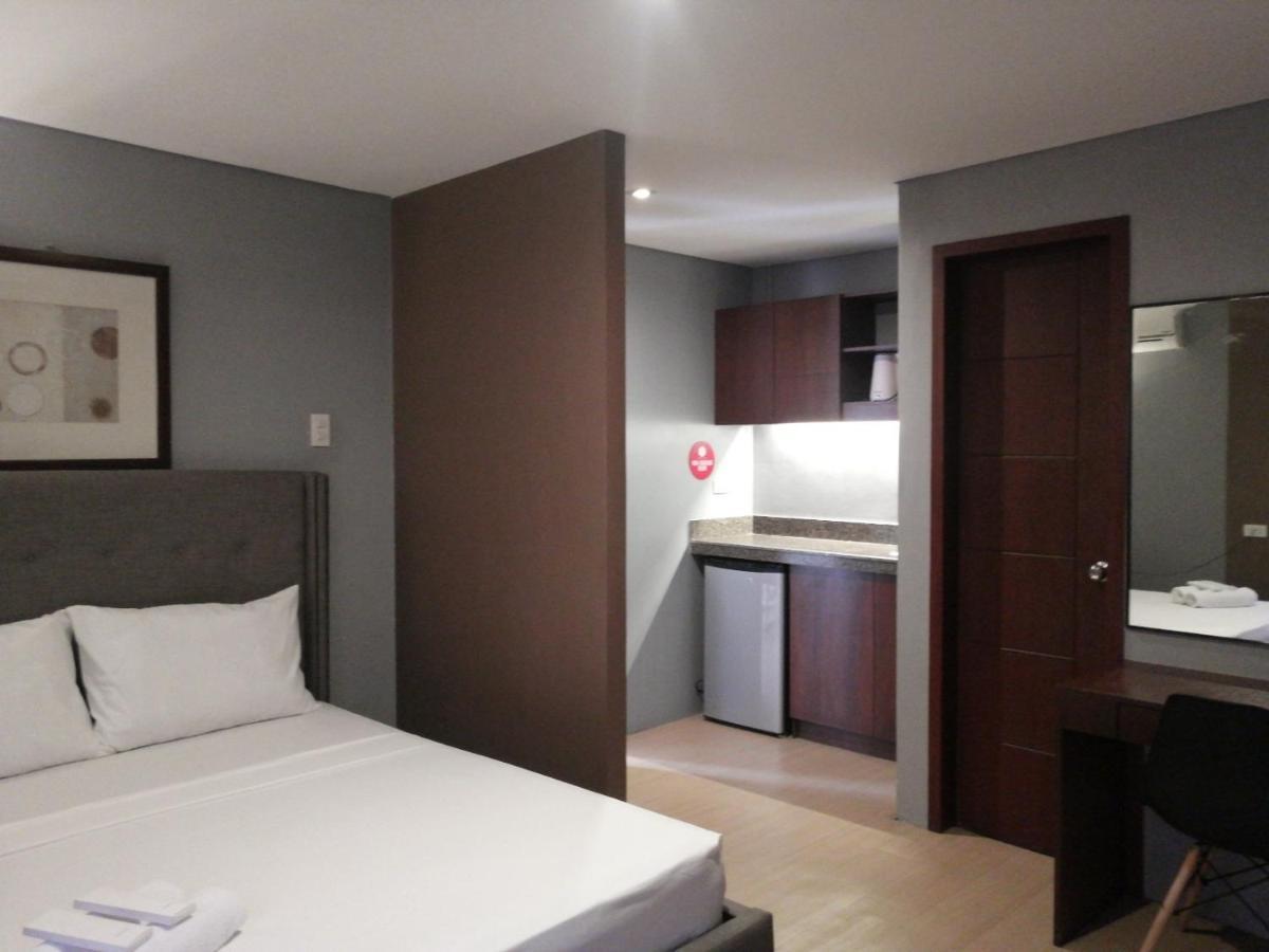 The Chipper Hotel Quezon City Bagian luar foto